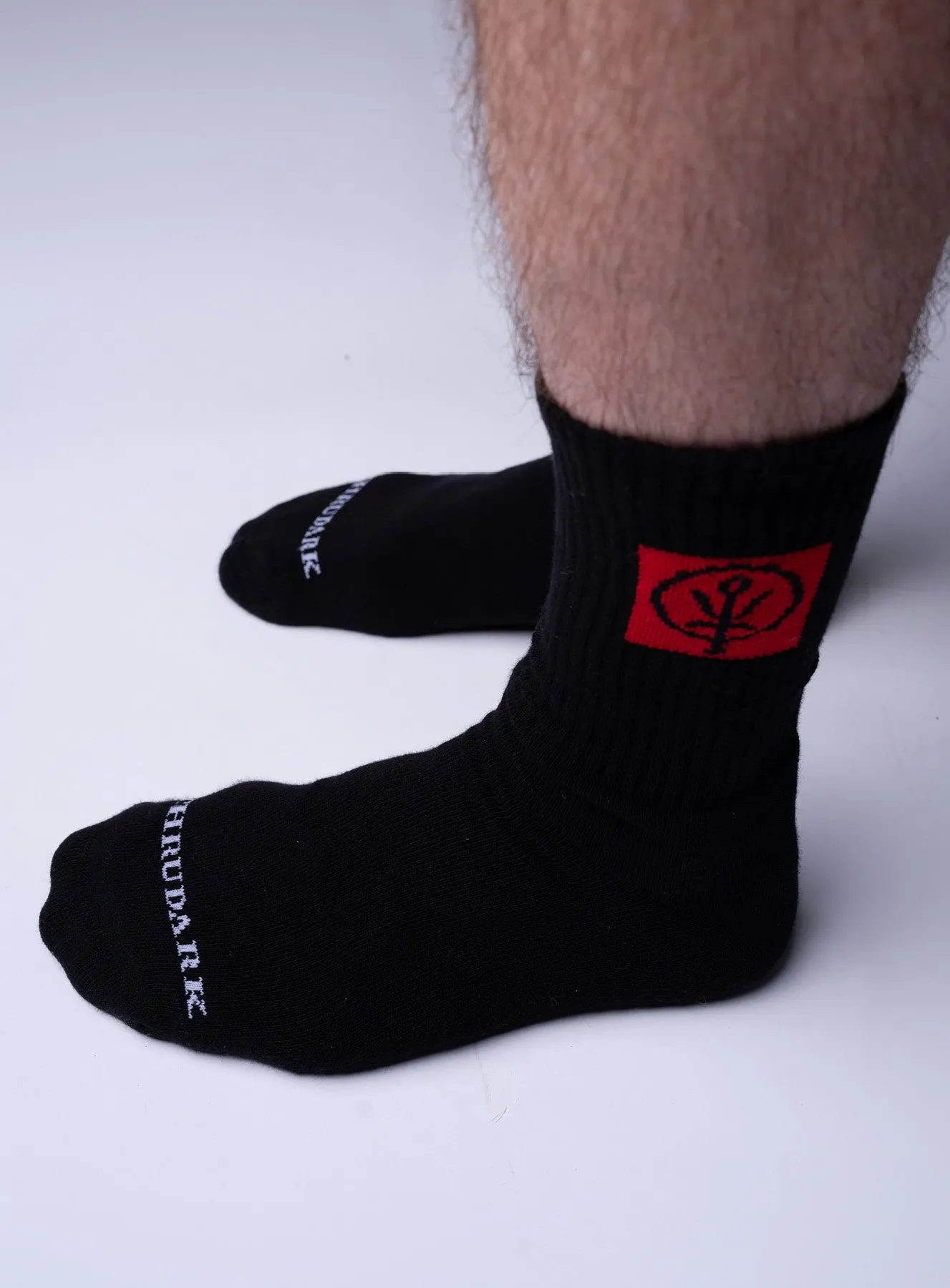 RED NOTICE CREW SOCKS